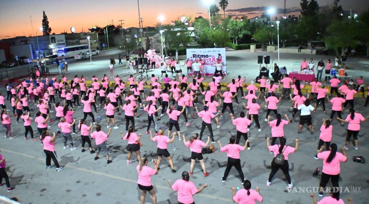 $!Instructoras y participantes pusieron el corazón en cada movimiento.