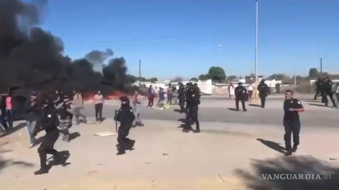 Detienen a cuatro por bloqueo y quema de llantas en Torreón