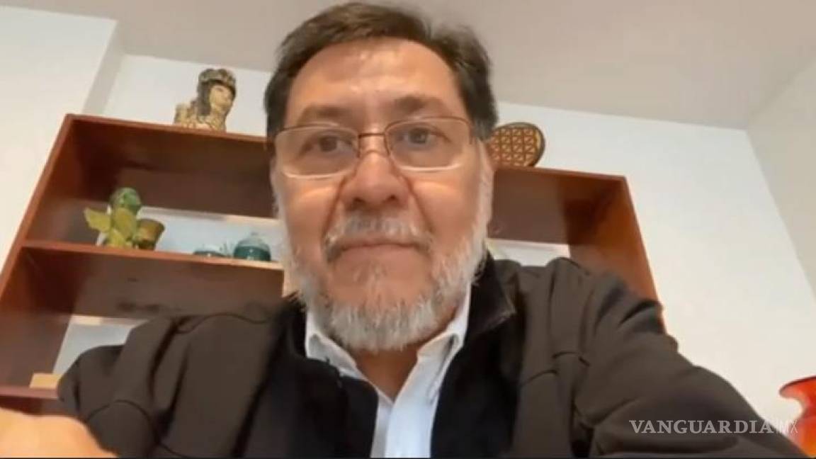 Alburean al diputado Fernández Noroña durante transmisión en vivo