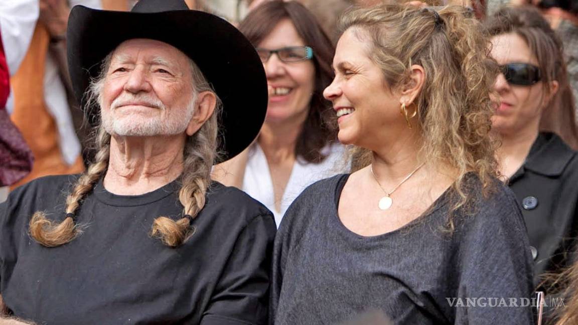 $!Willie Nelson un legendario fumador de mariguana… y cantante de country