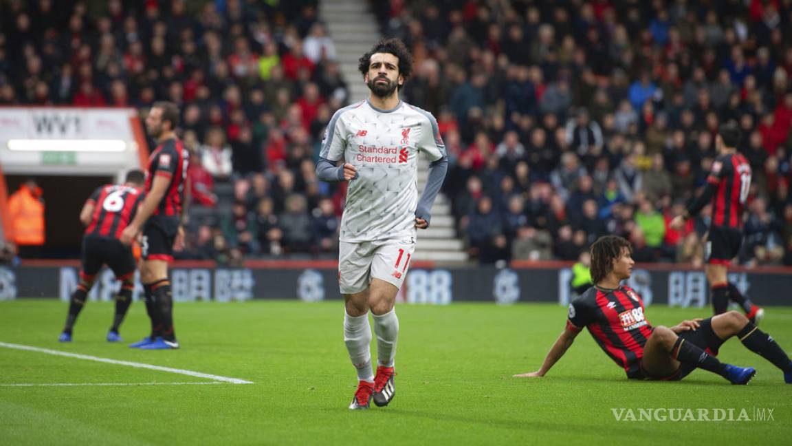 Salah revive y el Liverpool es líder de la Premier