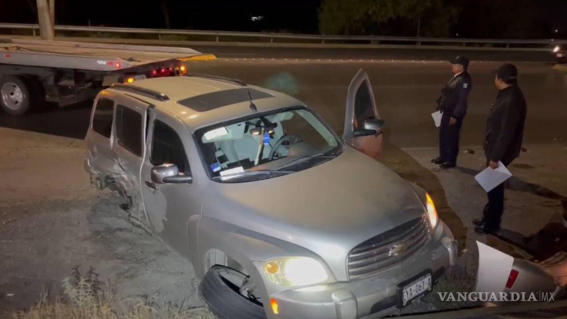$!El auto del responsable terminó con fuertes daños.