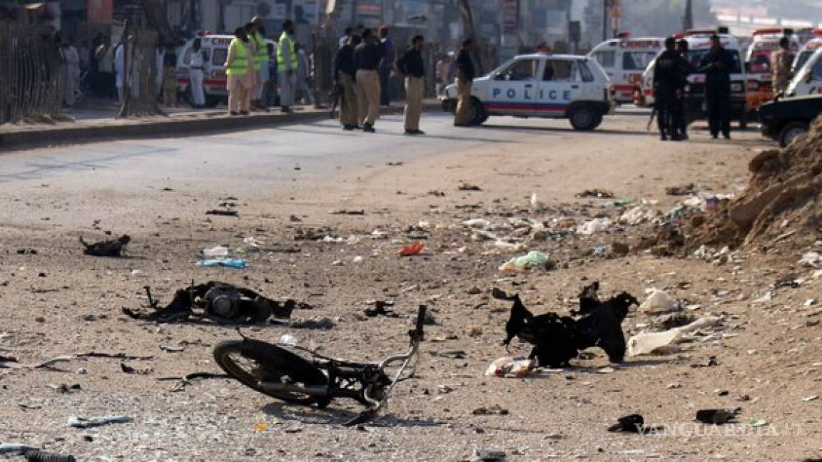 Al menos 25 muertos y 90 heridos en un atentado suicida en parque en Pakistán