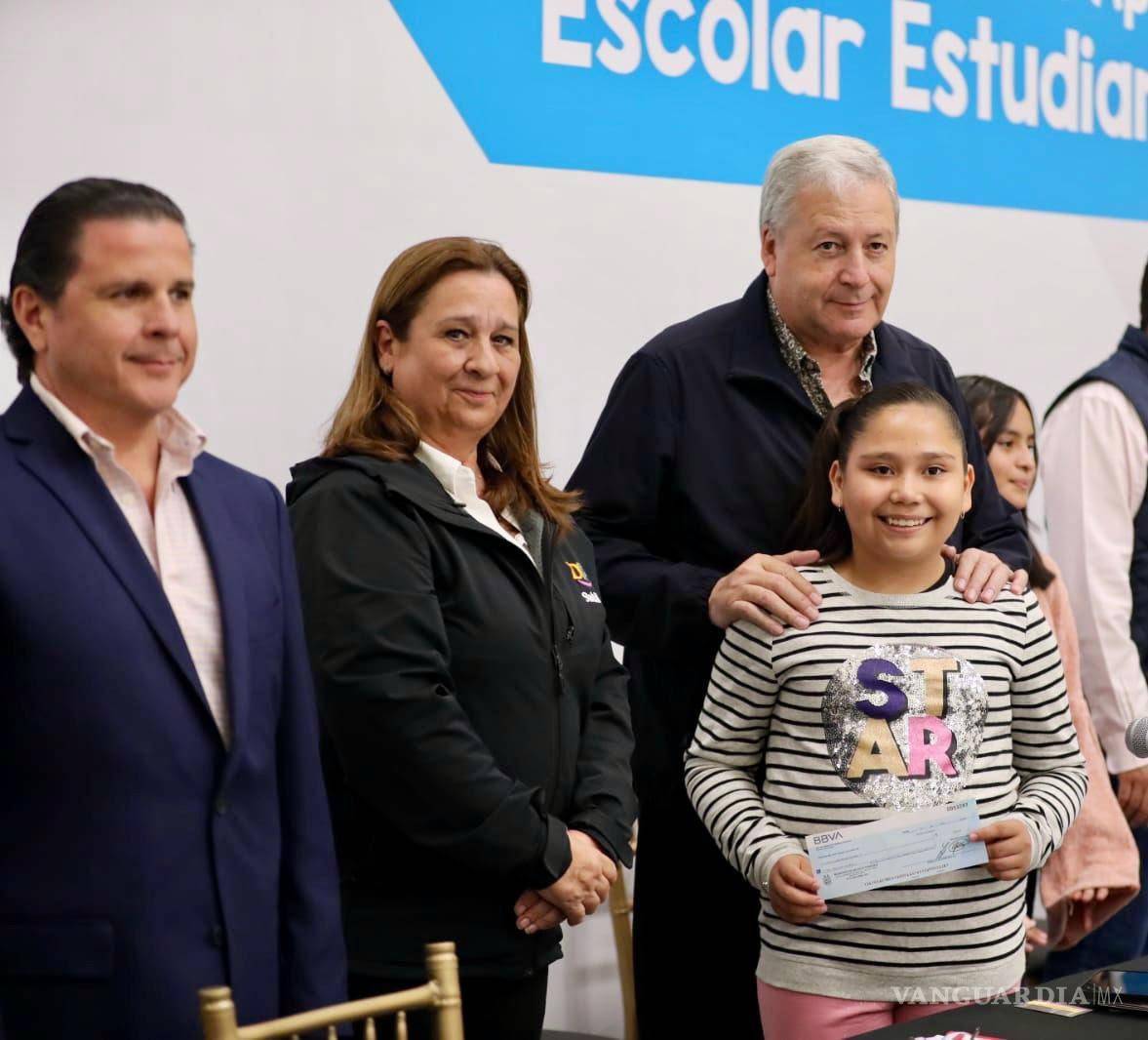 $!El Gobierno Municipal de Saltillo mantiene de manera permanente talleres productivos diseñados para detonar el desarrollo de la comunidad.