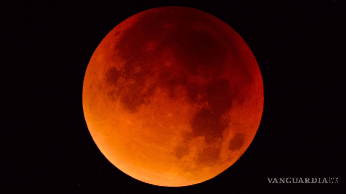 Se preparan para ver el eclipse lunar más largo del siglo XXI