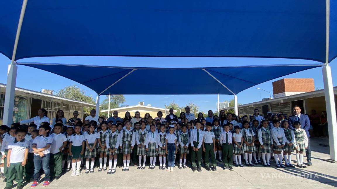 Alcalde de Monclova inicia ciclo escolar con entrega de techados de malla sombra