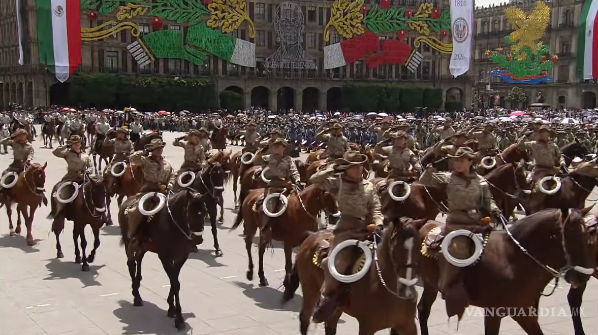 $!¡Paracaidistas, drones, perros y caballos! Así fue el Desfile Militar 2026 por la Independencia de México