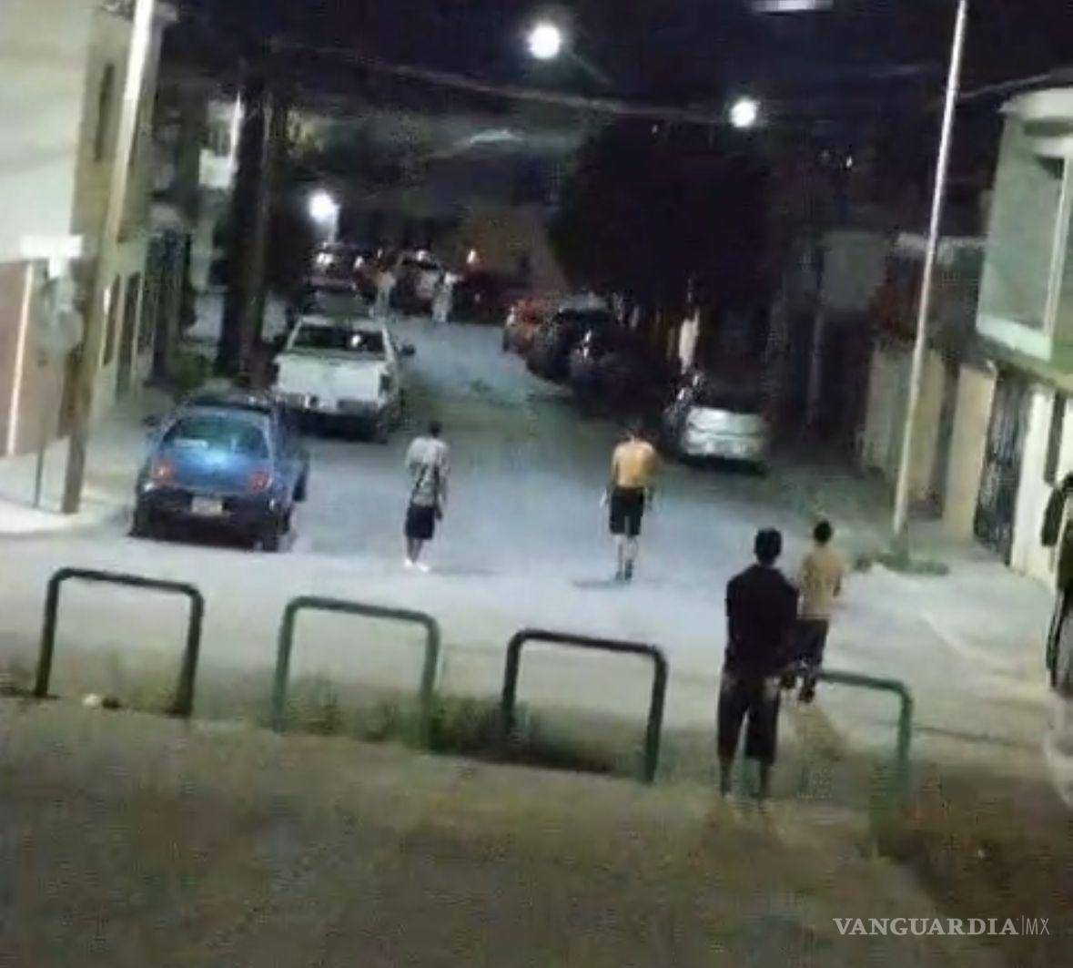 $!Al menos tres jóvenes fueron asegurados por elementos de seguridad y trasladados a las celdas municipales.