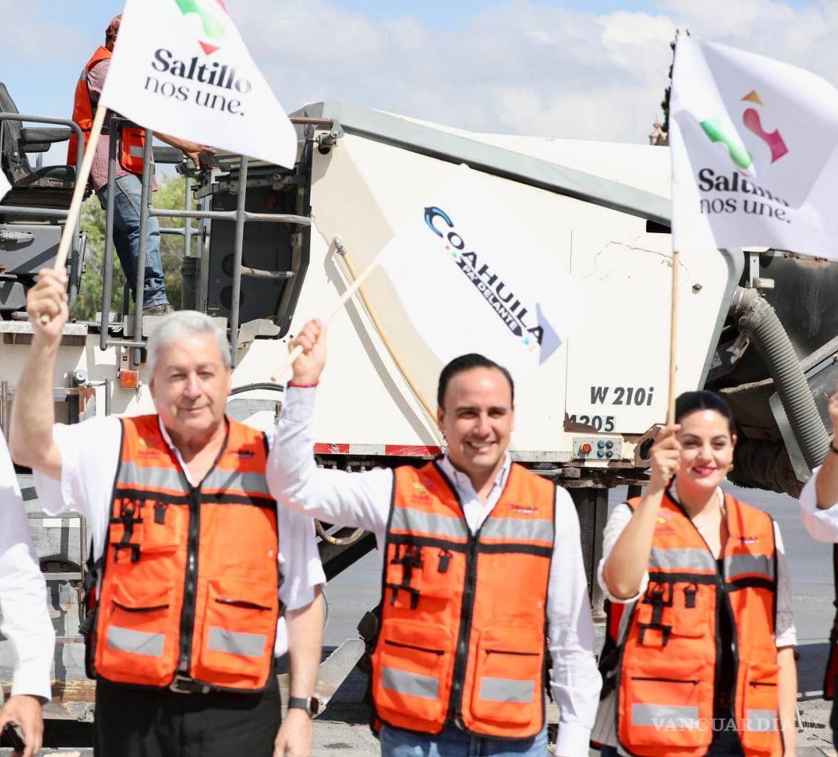 $!La semana pasada el alcalde José María Fraustro y el gobernador Manolo Jiménez, pusieron en marcha las obras de recarpeteo del bulevar Venustiano Carranza.