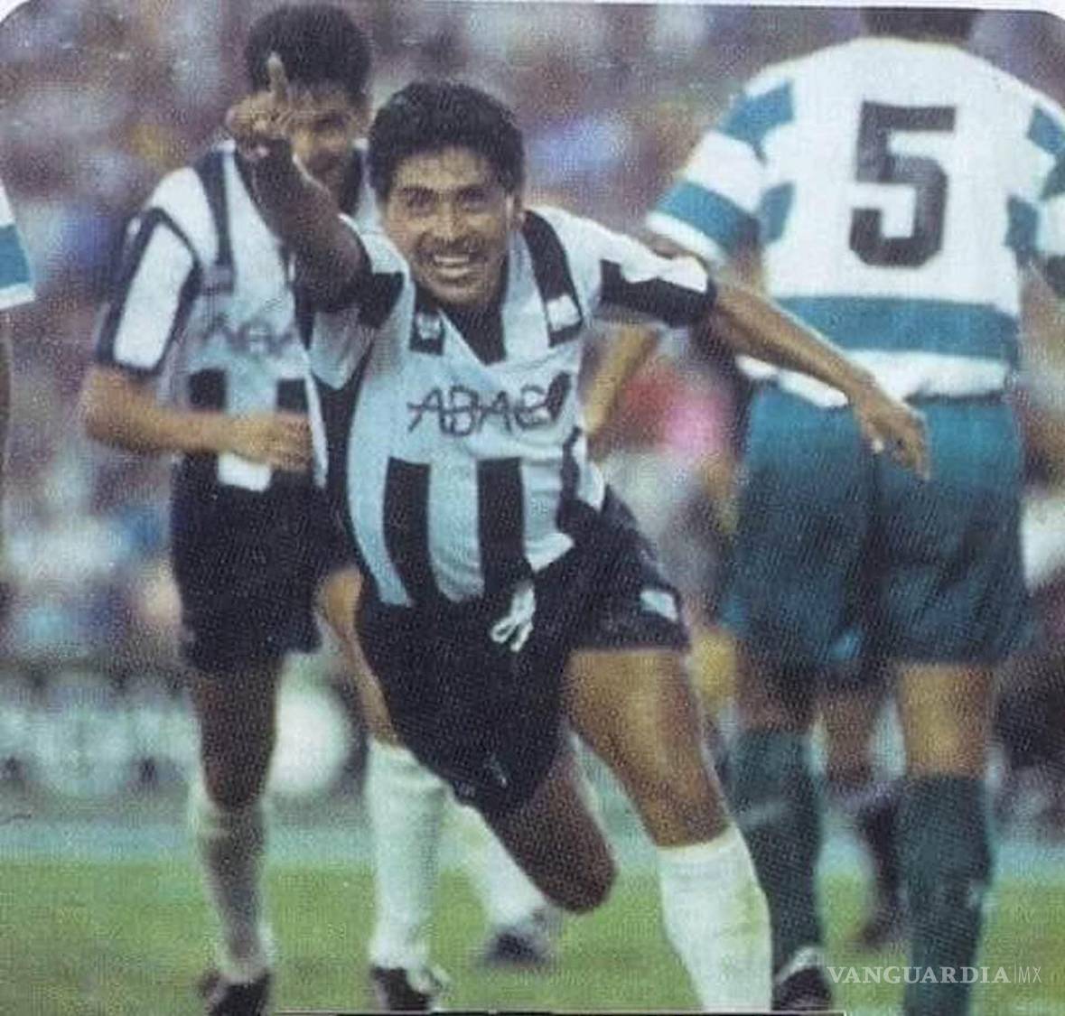 $!El Zurdo Flores fue el primer saltillense en anotarle al Real Madrid.