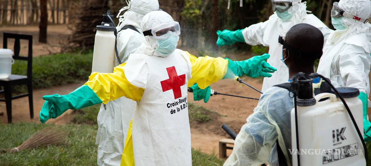 En medio de crisis por COVID-19, reaparece ébola en África