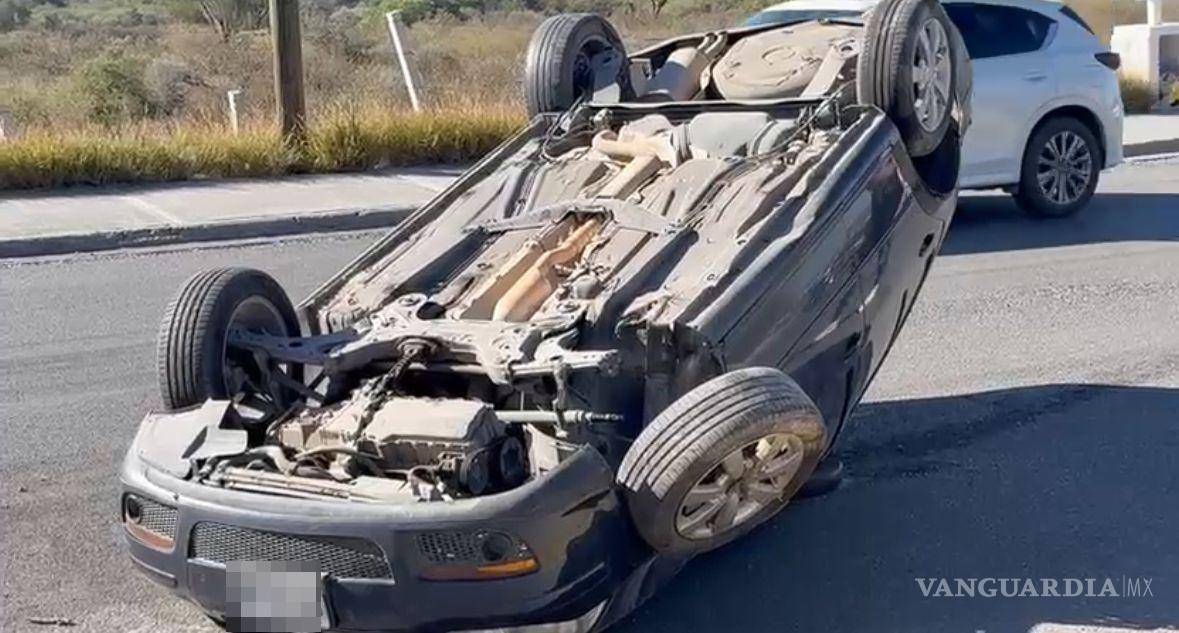 $!El conductor logró salir por sus propios medios sin presentar lesiones de gravedad.