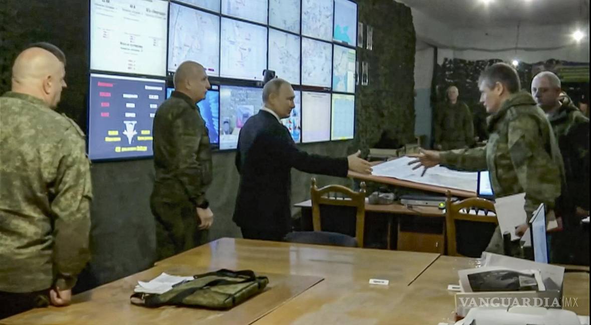 $!El presidente ruso, Vladímir Putin, visita la sede del grupo del ejército “Dnepr” en la región de Kherson, Ucrania