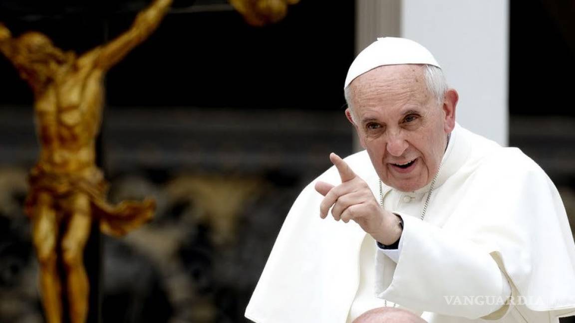 El Papa Francisco ordena que el Vaticano deje de vender cigarrillos