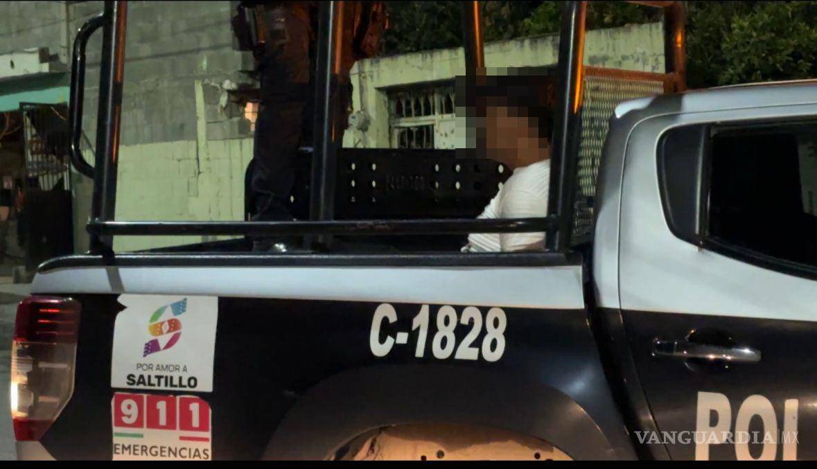 $!Elementos de la Policía Municipal acudieron para asegurar al sospechoso.