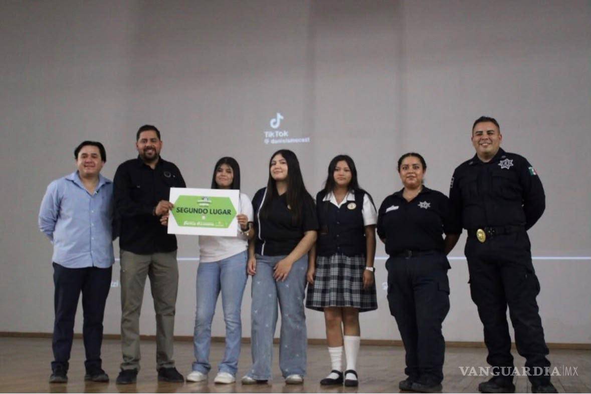 $!Segundo lugar: Claudia Yesenia Ríos Mata, Viviana Guadalupe López Ramírez y Jimena Ayelin Herrera Martínez ocuparon el segundo lugar.