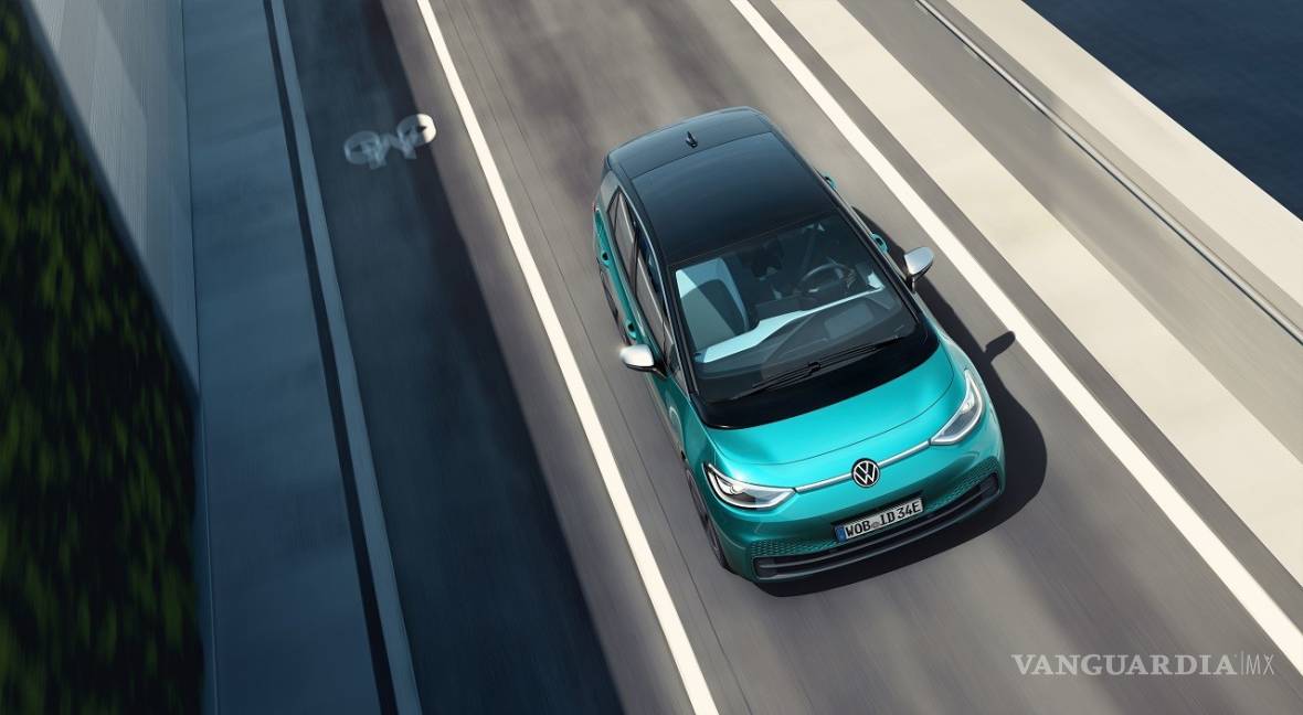 $!VW ID.3 2020, el primer eléctrico de Volkswagen llegará en 2020, casi tan accesible como un LEAF
