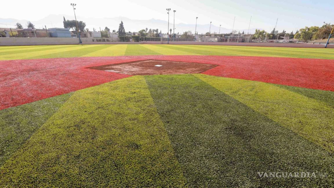 ‘Campo de beisbol de la Universidad Autónoma de Coahuila, a la altura del de los Sultanes de Monterrey’