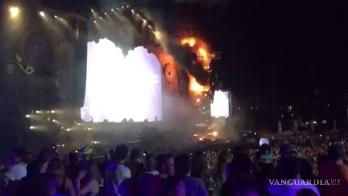 Gran incendio obliga a evacuar el Tomorrowland en Barcelona