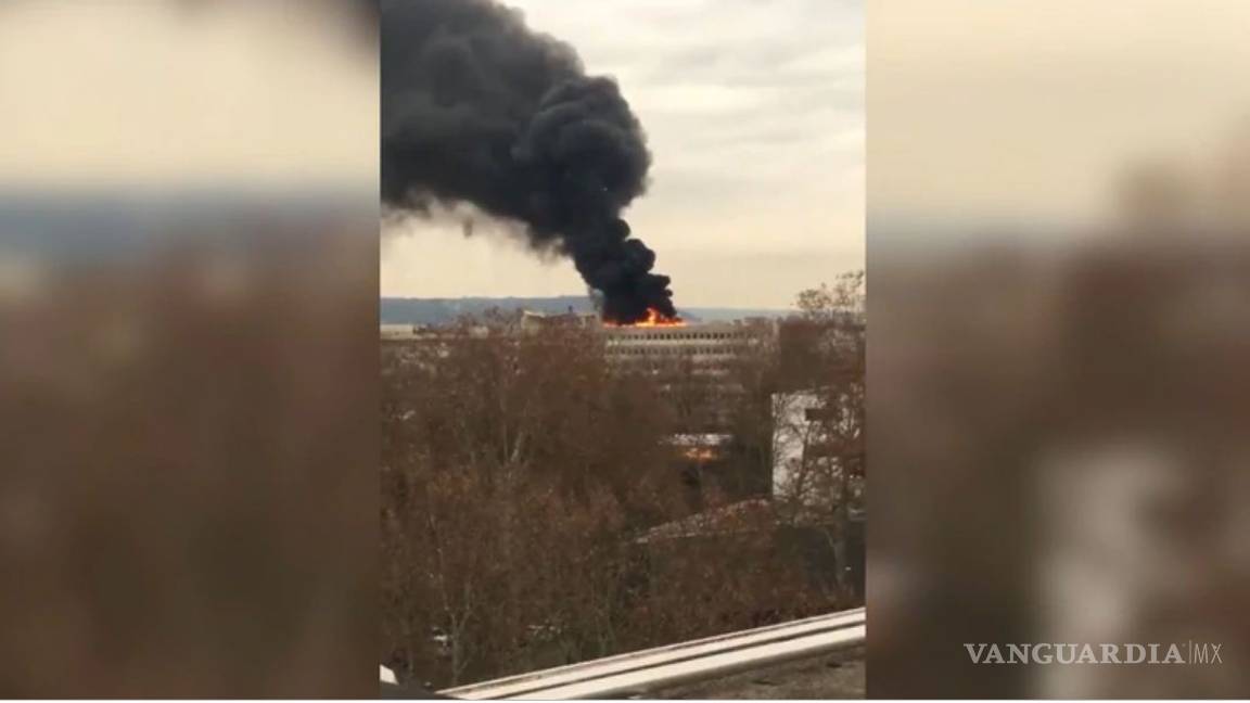 $!El momento de la explosión que causó pánico en una Universidad de Lyon