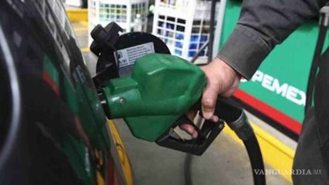 Acrecienta 77% precio de gasolina durante sexenio de Peña Nieto