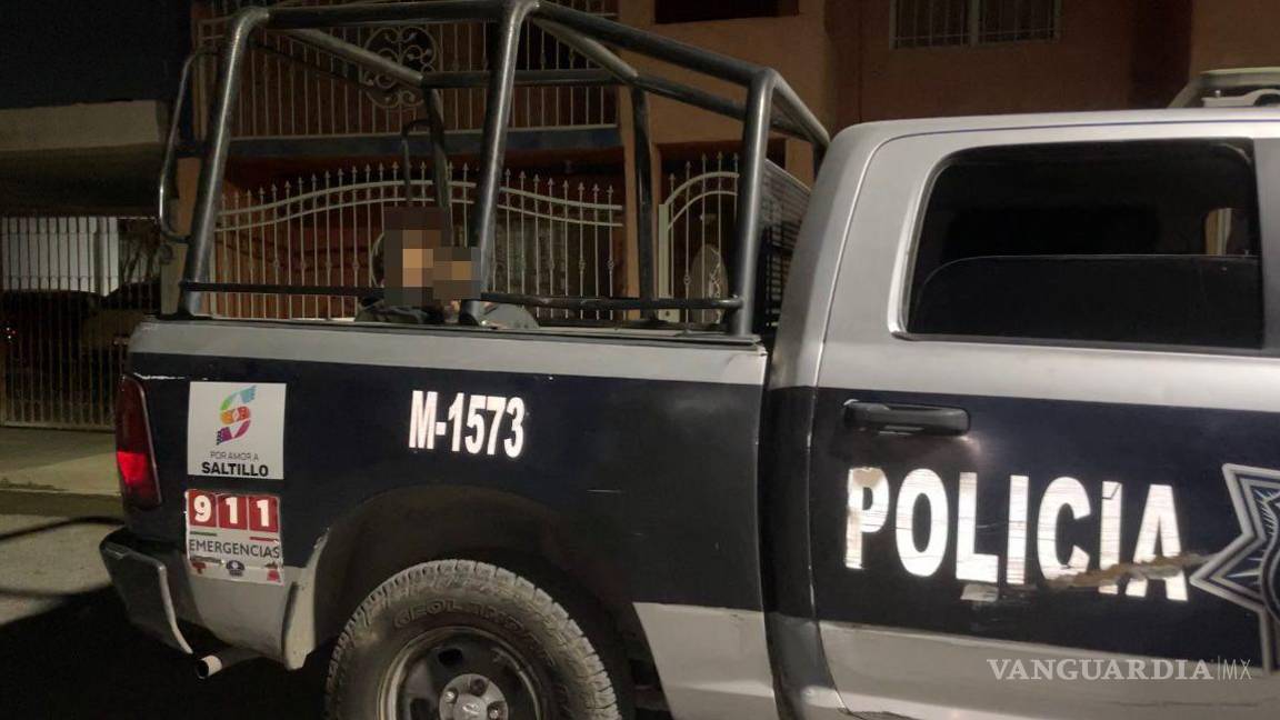 $!Los involucrados fueron detenidos luego de confirmarse que el arma era una réplica de aire comprimido.