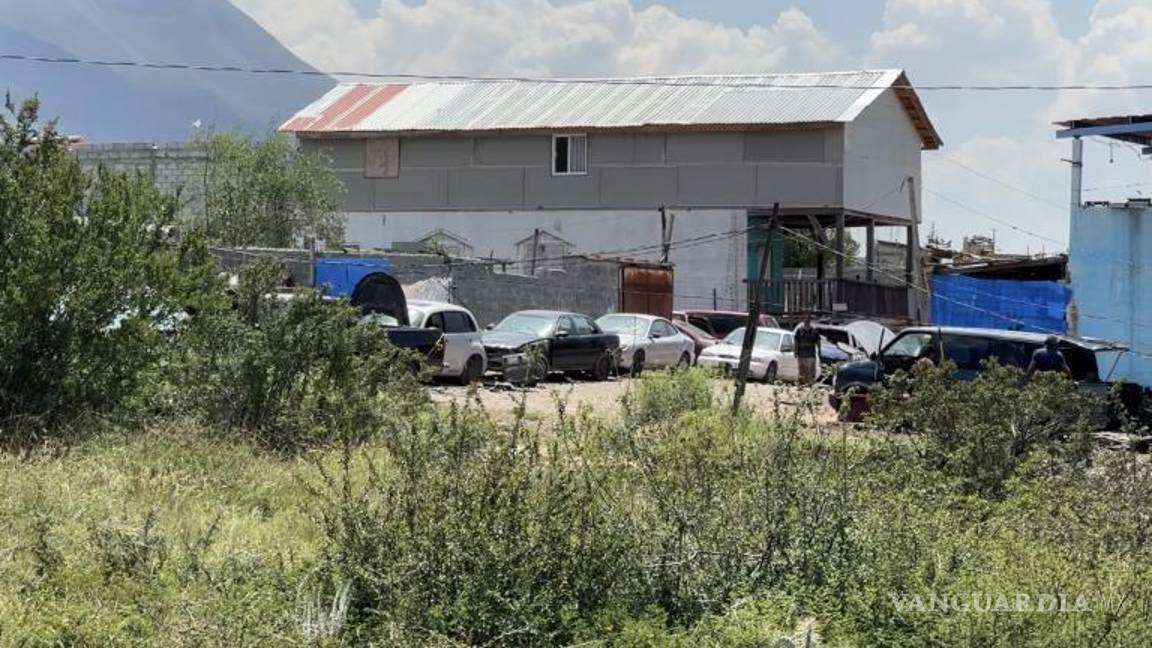 $!Vecinos señalan a “El Pinto”, dueño de talleres en la zona, como responsable de la quema de autopartes en la colonia Nueva Revolución.