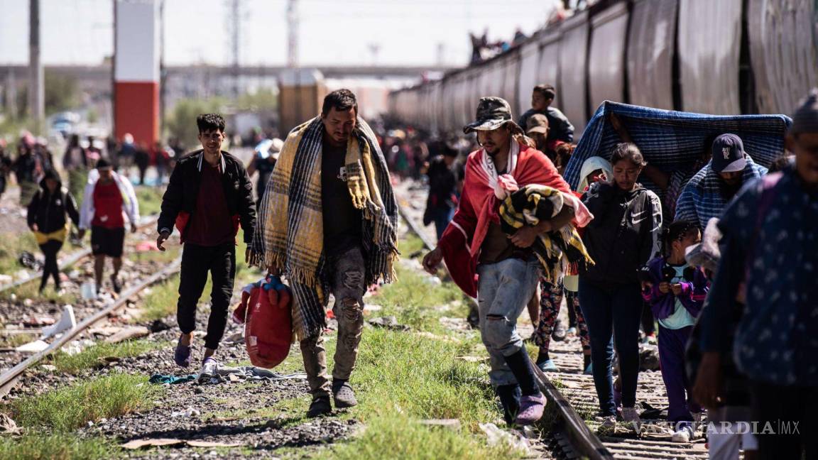 Crece migración de mexicanos; cifras desmienten afirmaciones oficiales