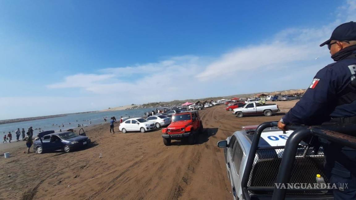 En Guasave se les olvidó el COVID-19... habitantes llenan playa Las Glorias sin 'Susana Distancia' (videos)