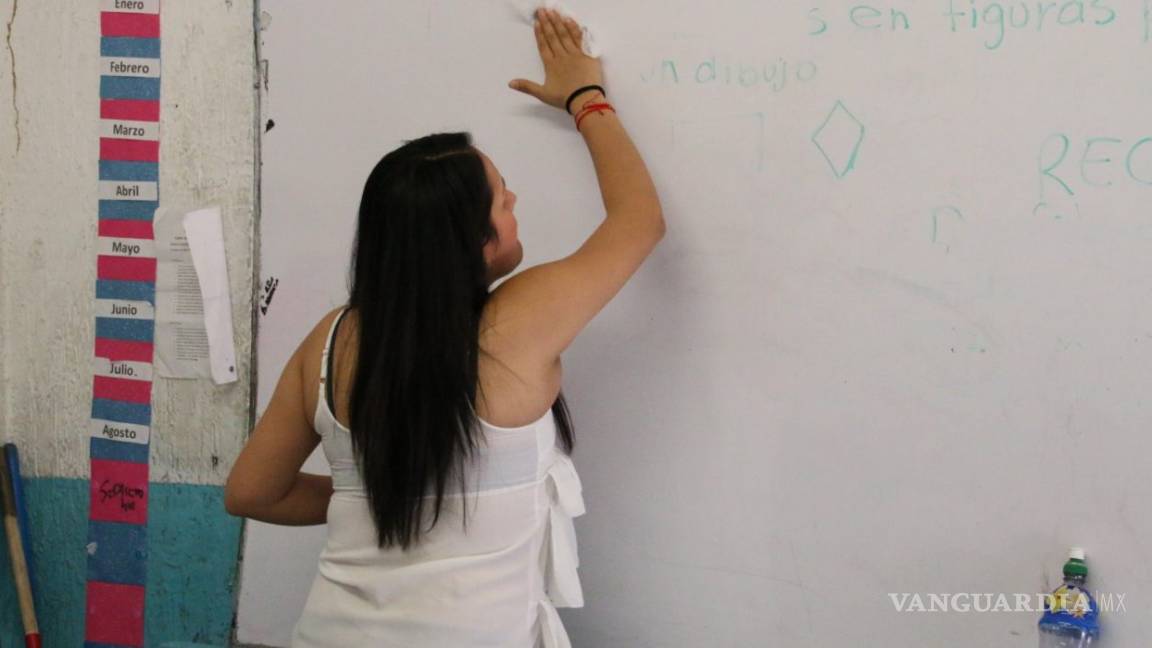 Regresan a sus escuelas 17 maestros 'castigados' en Coahuila