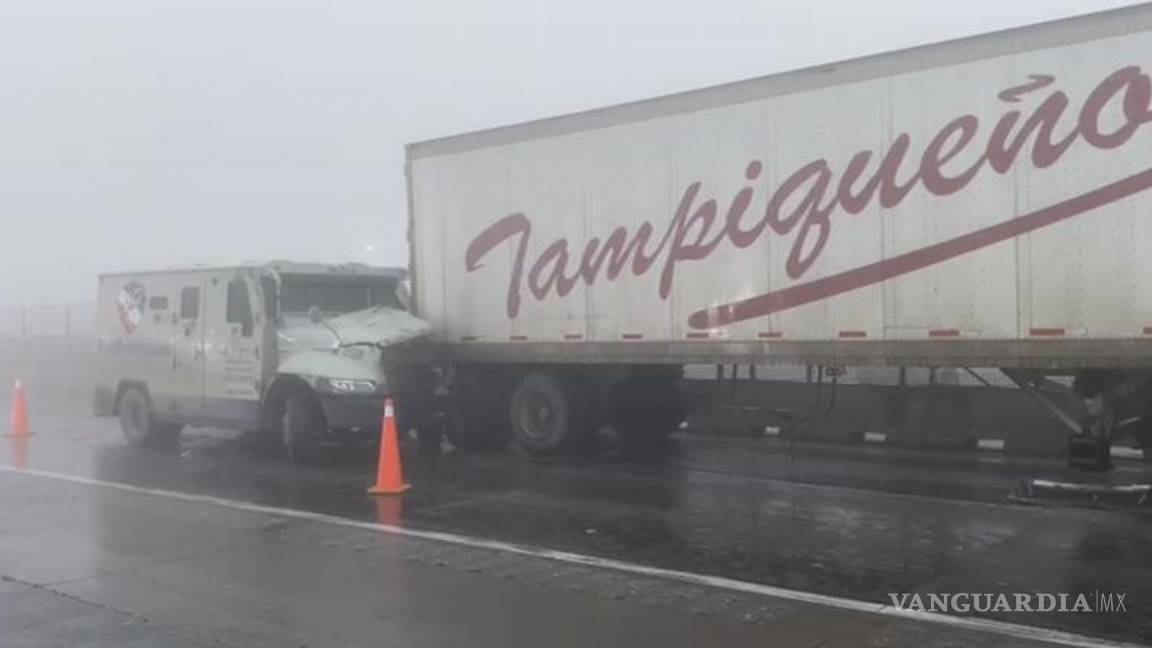 $!Autoridades estatales mantuvieron el tráfico reducido mientras retiraban los vehículos involucrados.