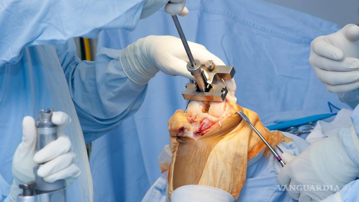 Traumatólogo de Torreón ha hecho más de 20 mil cirugías