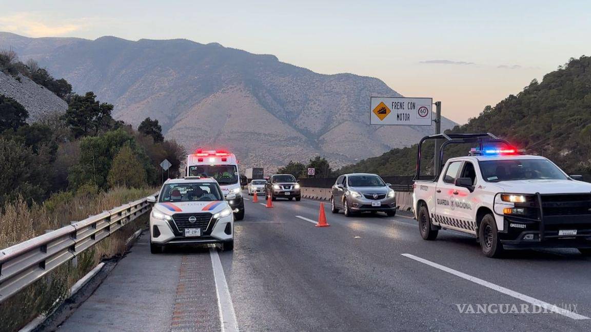 Incendio de tráiler afecta circulación en tramo Saltillo-Los Chorros