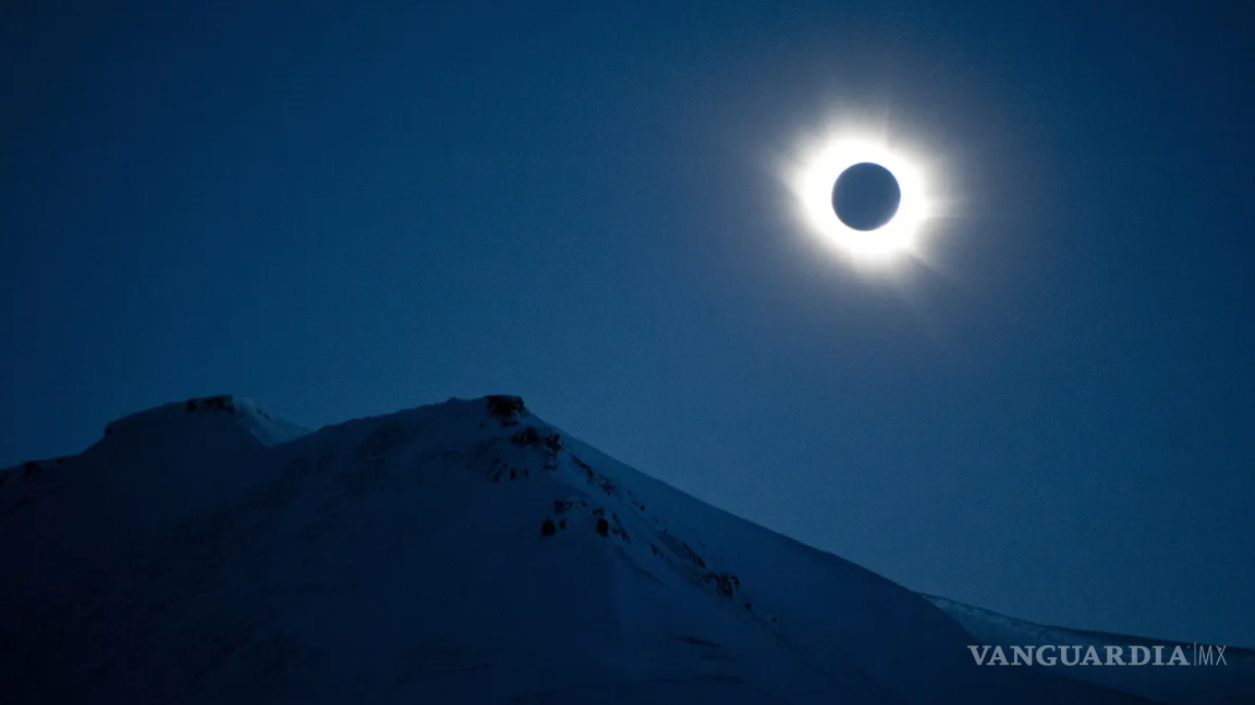 $!La NASA señala que este fenómeno no sucede de manera inmediata, por lo que se podrán observar diferentes fases del eclipse en el cielo.