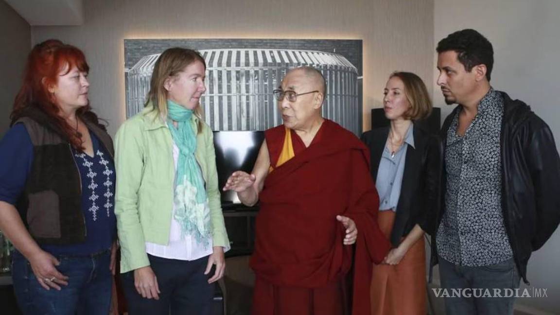 $!En Holanda, el decimocuarto Dalái Lama se reunió con víctimas de abuso dentro de los círculos budistas.