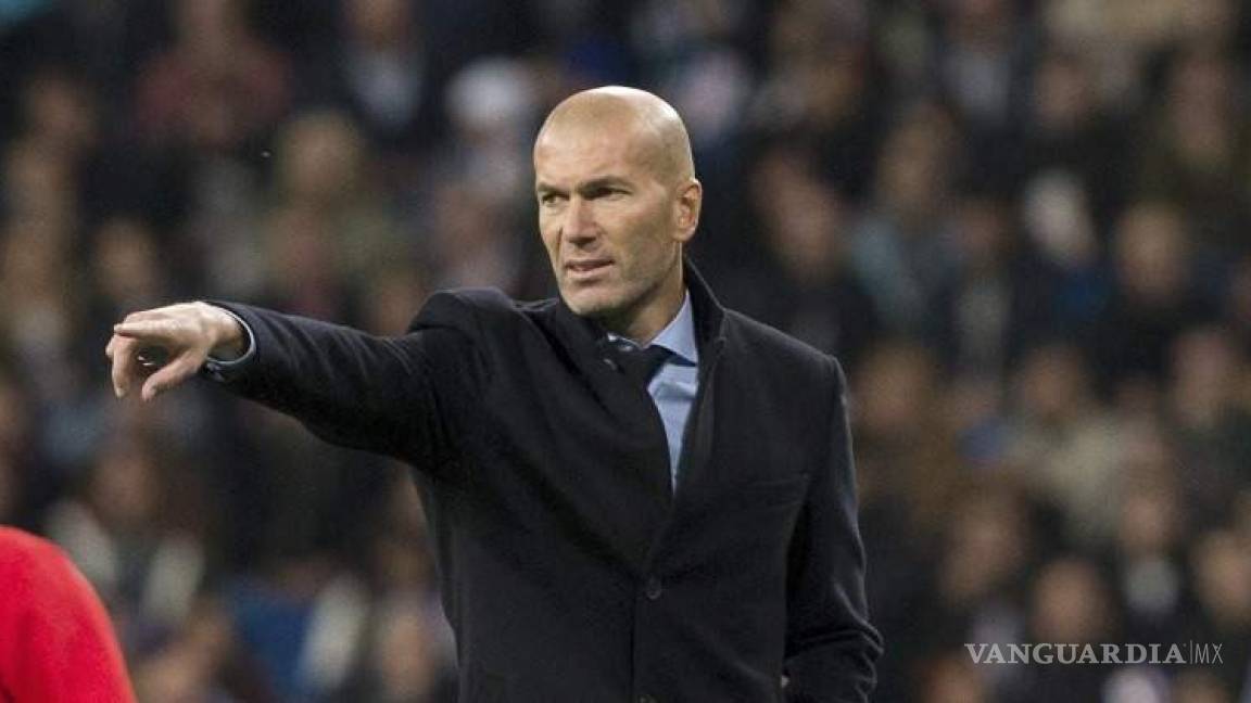 Zidane choca en España...y lo resuelve con una 'selfie'