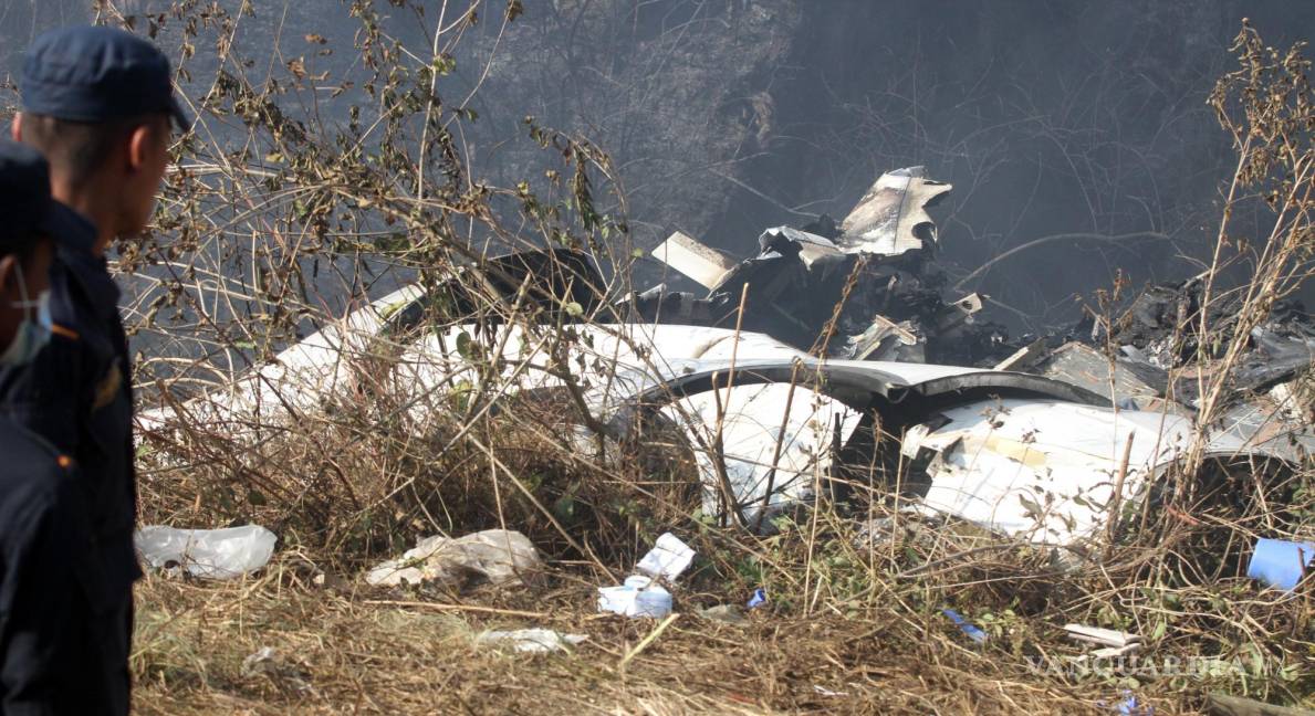 $!El avión se aproximaba a un aeropuerto recién inaugurado en la localidad turística de Pokhara.