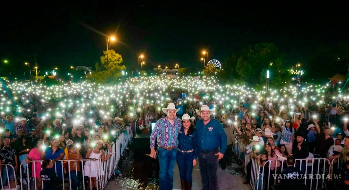 $!El cantante agradeció a autoridades locales por el respaldo para la realización del evento.