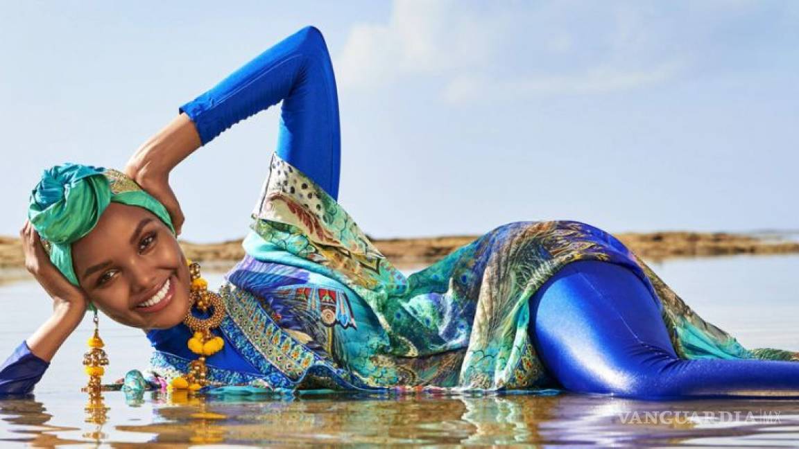 Halima Aden; la primera modelo en aparecer en burkini para Sport Illustrated