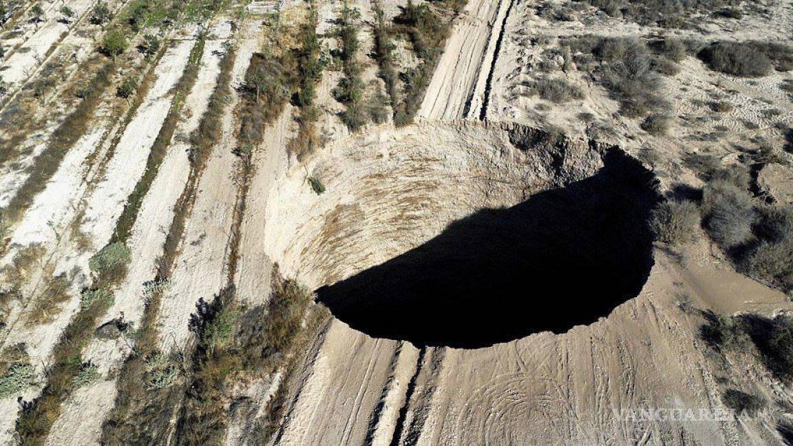 ¿Eres tú, Puebla? Se abre socavón de 32 metros cerca de una mina en Chile