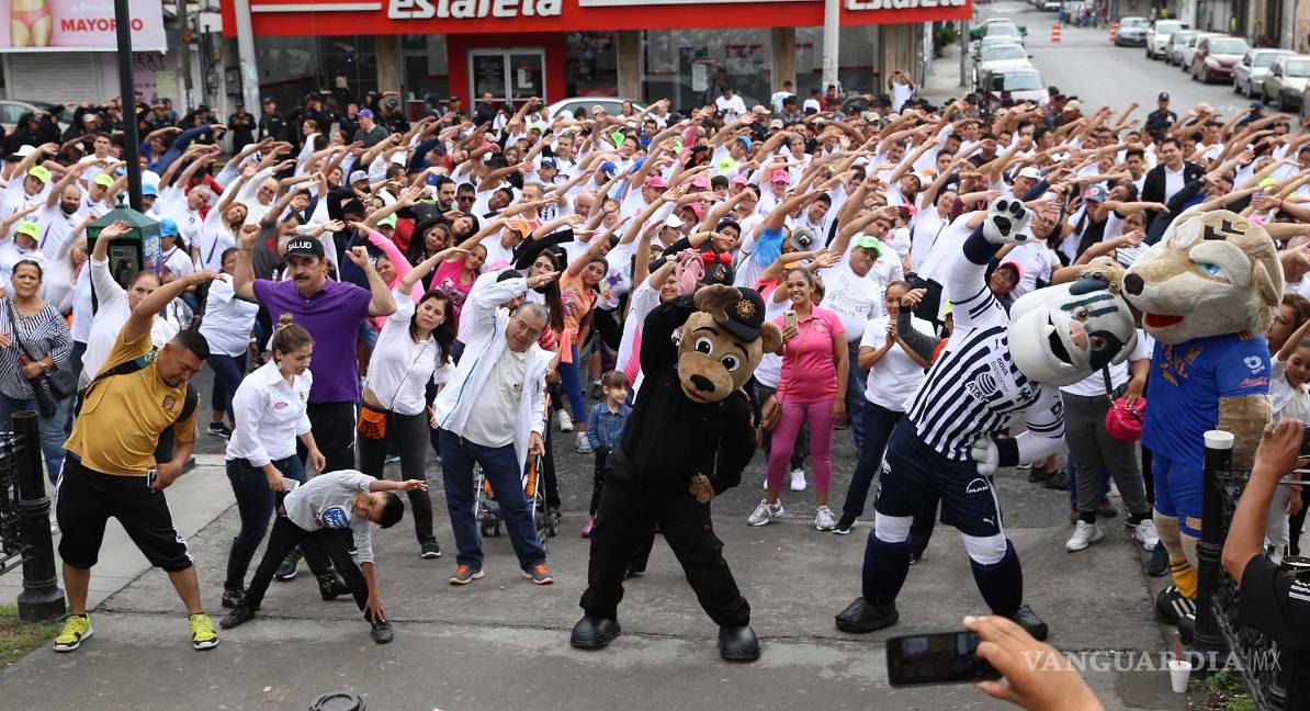 $!Tigres y Rayados marchan por la paz y la no violencia en Nuevo León