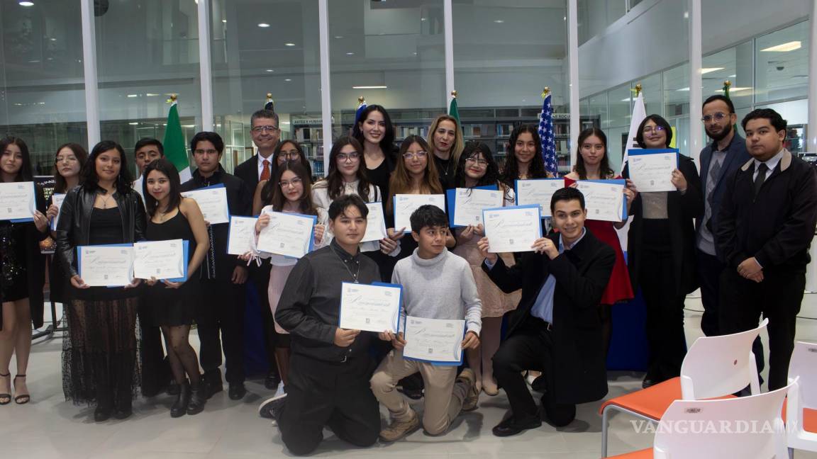 Egresan 41 alumnos del Centro de Idiomas de la UAdeC en Saltillo