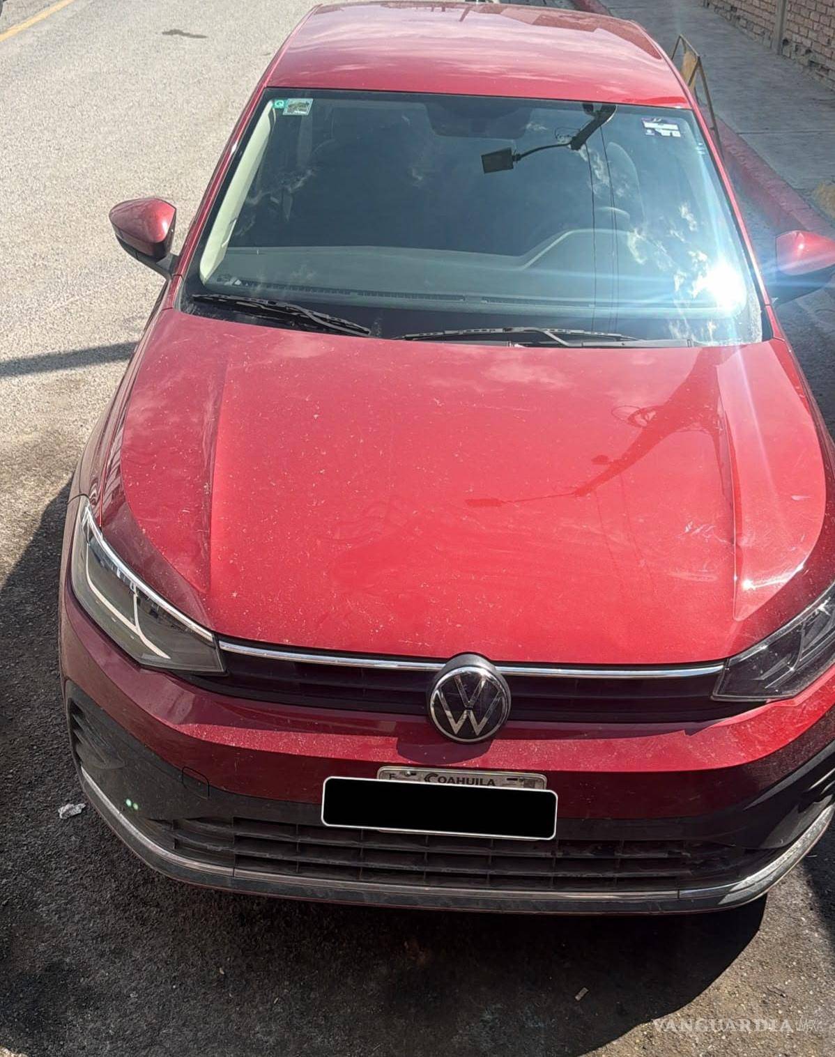 $!Durante las diligencias también fue asegurado un automóvil Volkswagen Virtus, unidad que habría sido utilizada en el atropellamiento del agente municipal.