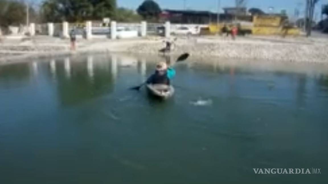 Practican kayak en el río Monclova