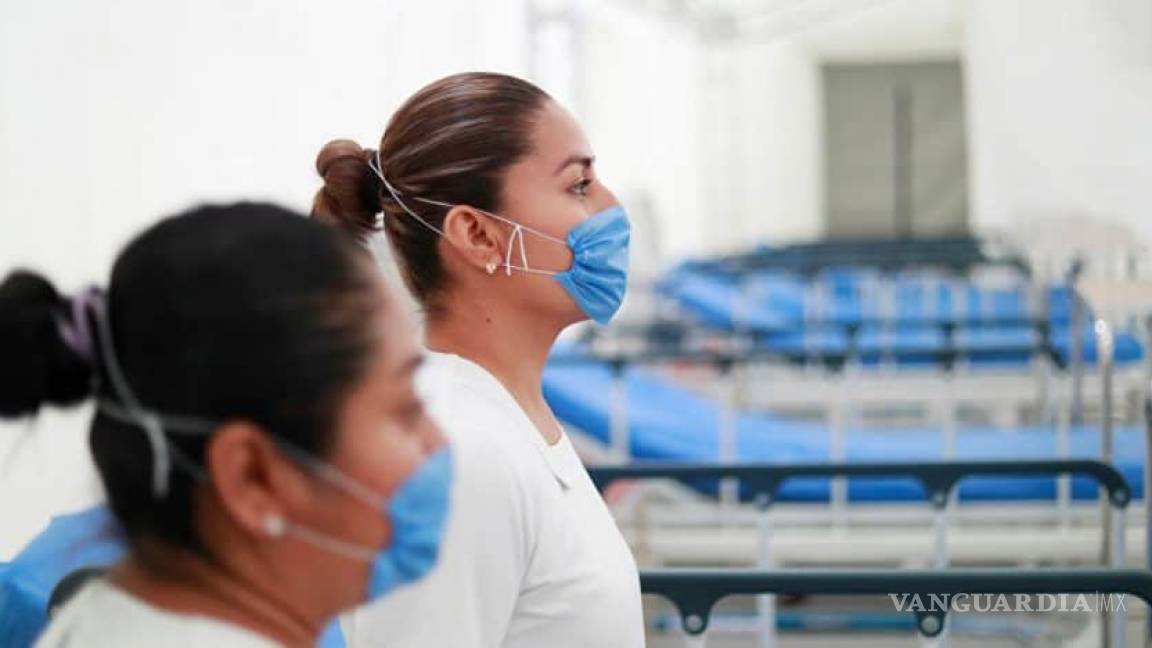 Enfermeras y médicos que atienden COVID-19 ganan de 4 mil a 11 mil pesos, y compran su propio equipo