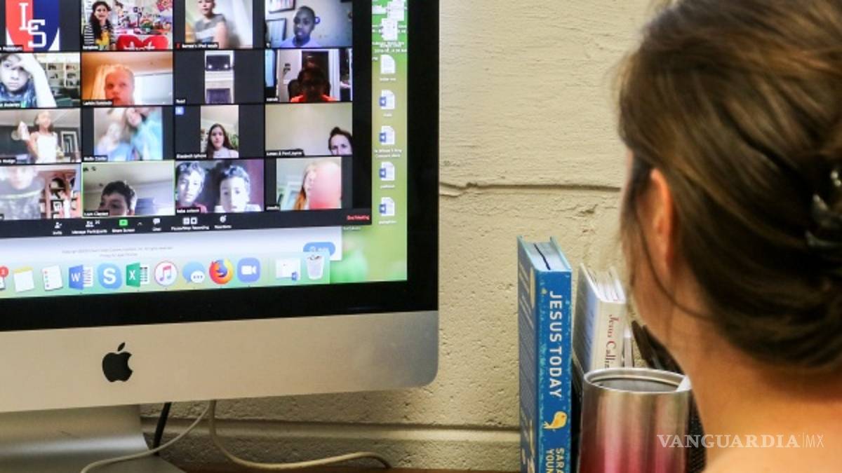 Invita Universidad Autónoma de Coahuila a Escuela para Padres... online