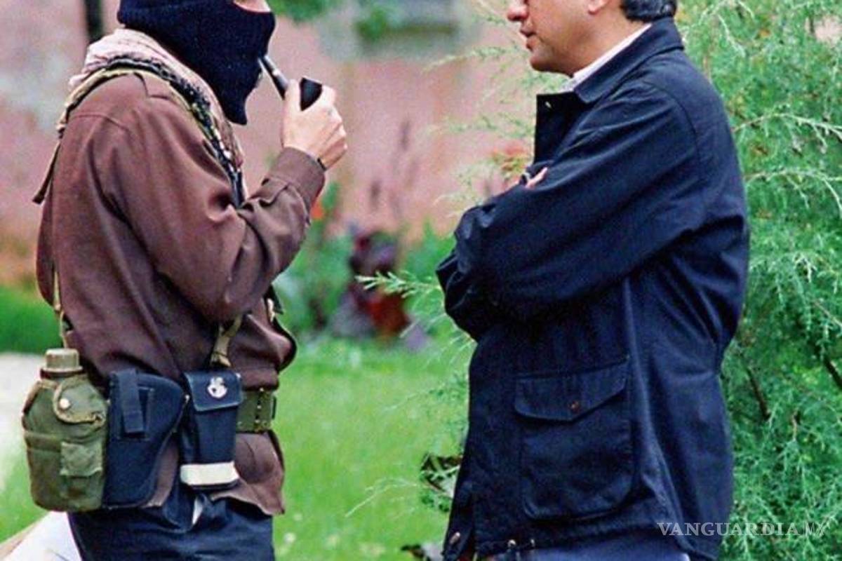 EZLN llama a AMLO 'amado líder' y lo critica