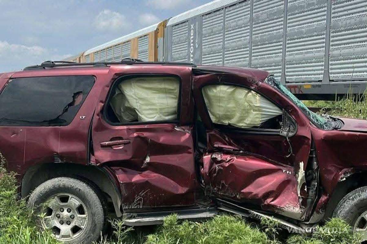 Intenta menor ganarle el paso al tren y es embestido en Nava; rechaza hospitalización