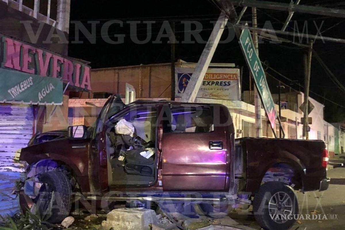 Hombre fallece luego de fuerte choque en Saltillo, a una cuadra de su casa