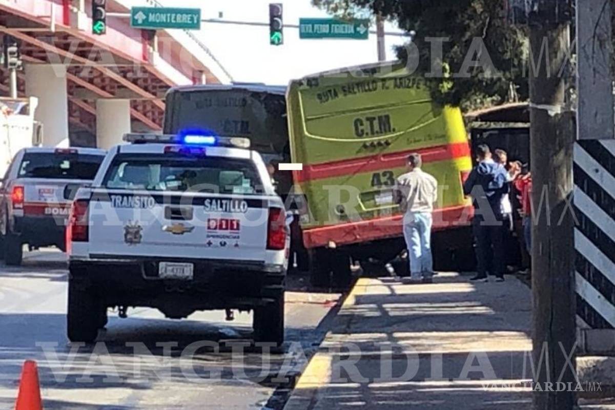 $!Camión sin frenos mata a una persona y deja 40 heridos en Saltillo